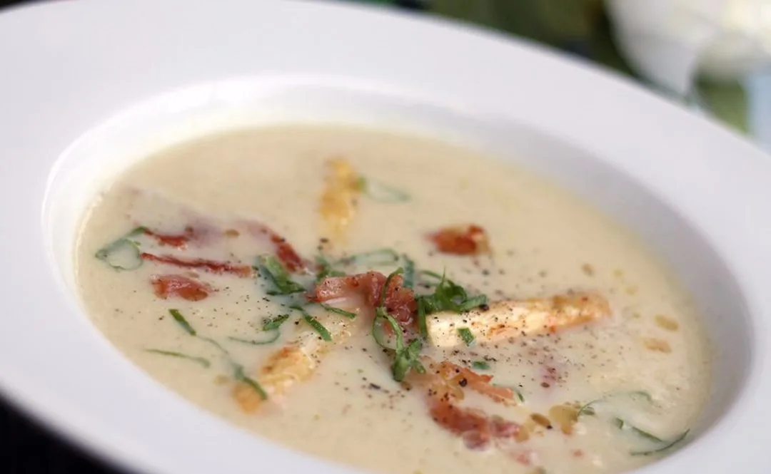 Asparagus soup with vanilla and crispy Parma ham